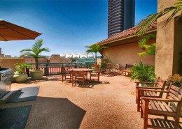 Pacific Terrace Condos San Diego - Sundeck with BBQ area