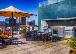 Smart Corner Condos - Rooftop Terrace BBQ area